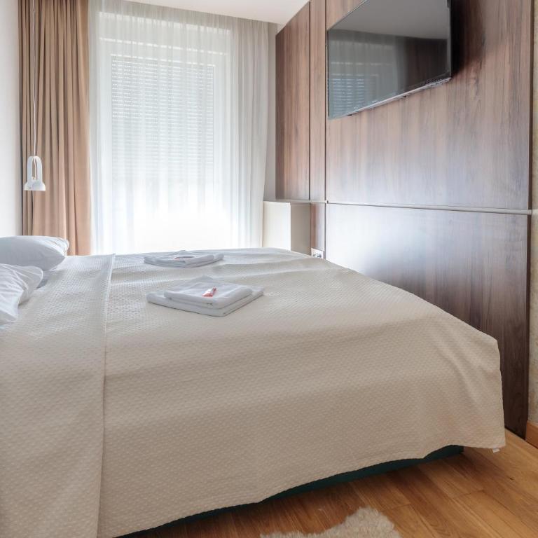 DONNER LUXURY APARTMAN - Two-Bedroom Apartment - 14