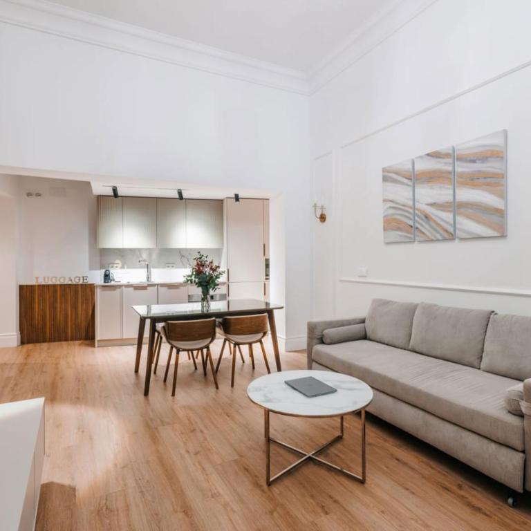 Stunning Apartment near Gran Via Metro - One-Bedroom Apartment with Gallery - 26