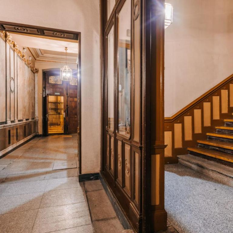 Stunning Apartment near Gran Via Metro - One-Bedroom Apartment with Gallery - 38