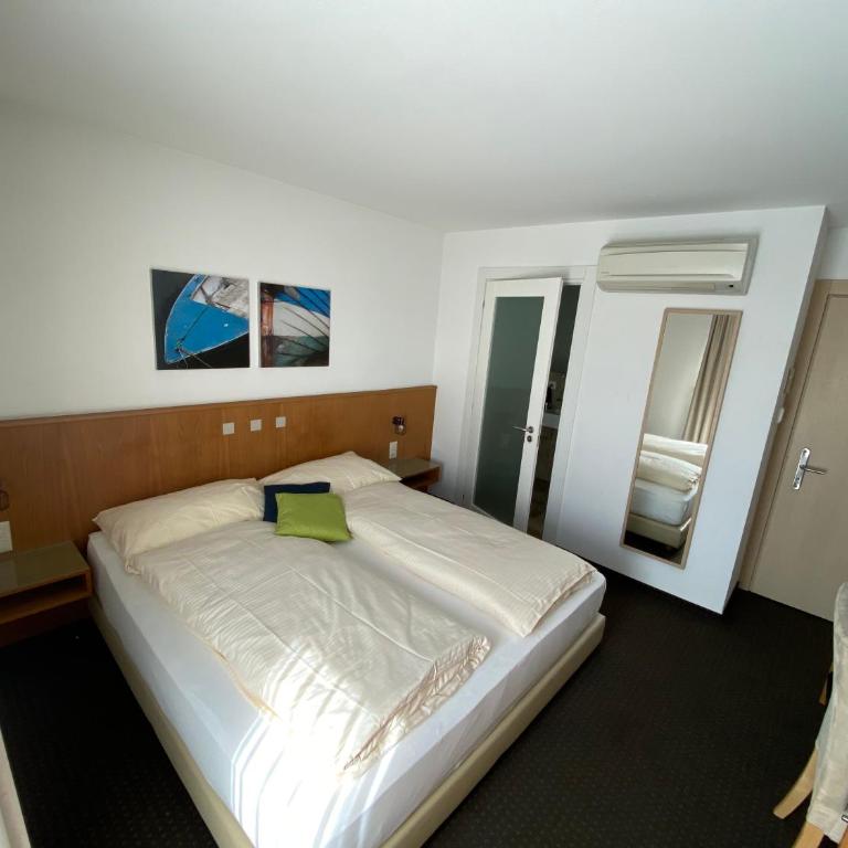 Businesshotel Lux - Economy Doppelzimmer - 2