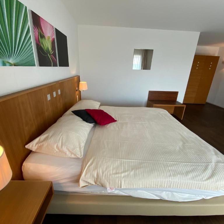 Businesshotel Lux - Doppelzimmer mit Balkon - 7