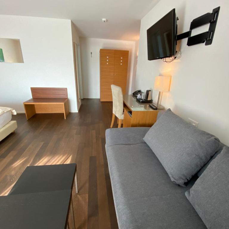 Businesshotel Lux - Doppelzimmer mit Balkon - 4