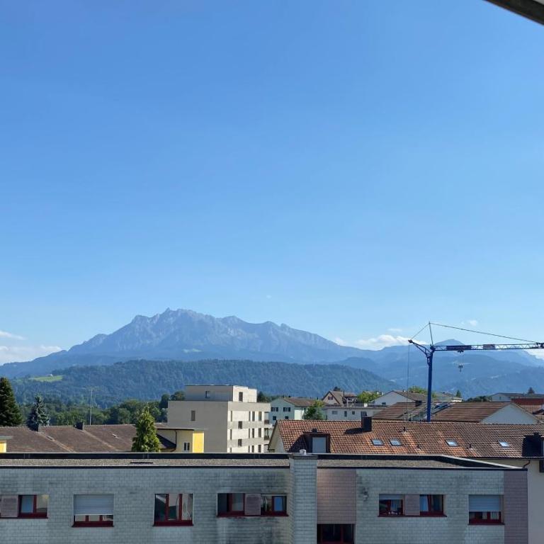 Businesshotel Lux - Doppelzimmer mit Balkon - 9
