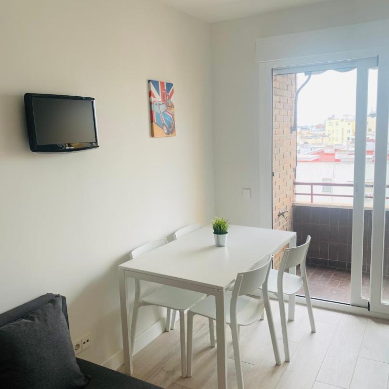 Pisos con Piscina Barrio Exclusivo-MOVISTAR ARENA alquiler temporada - Apartment with Balcony - 4