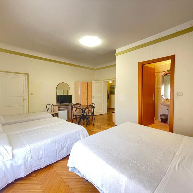 Hotel Panorama Bologna Centro - Camera Familiare con Bagno Privato Interno - 5