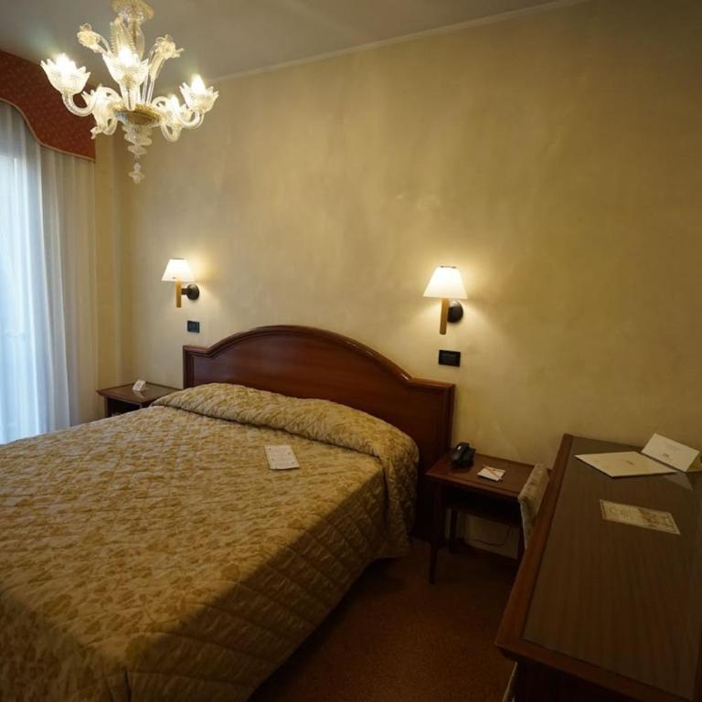 Hotel Carlton Capri - Camera Matrimoniale Superior - 10