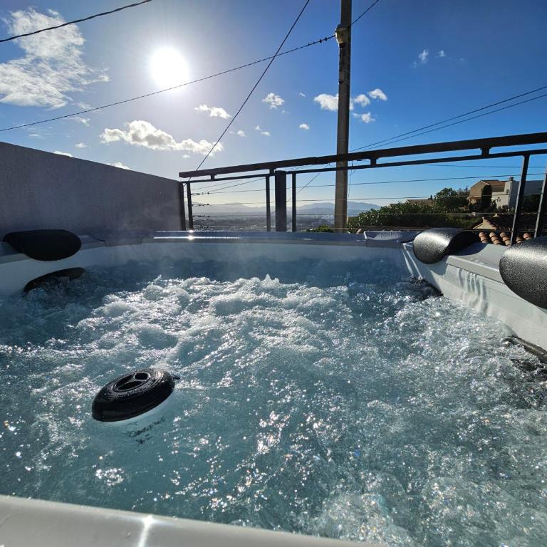 Bella Villa Piscine & jacuzzi - Villa - 1