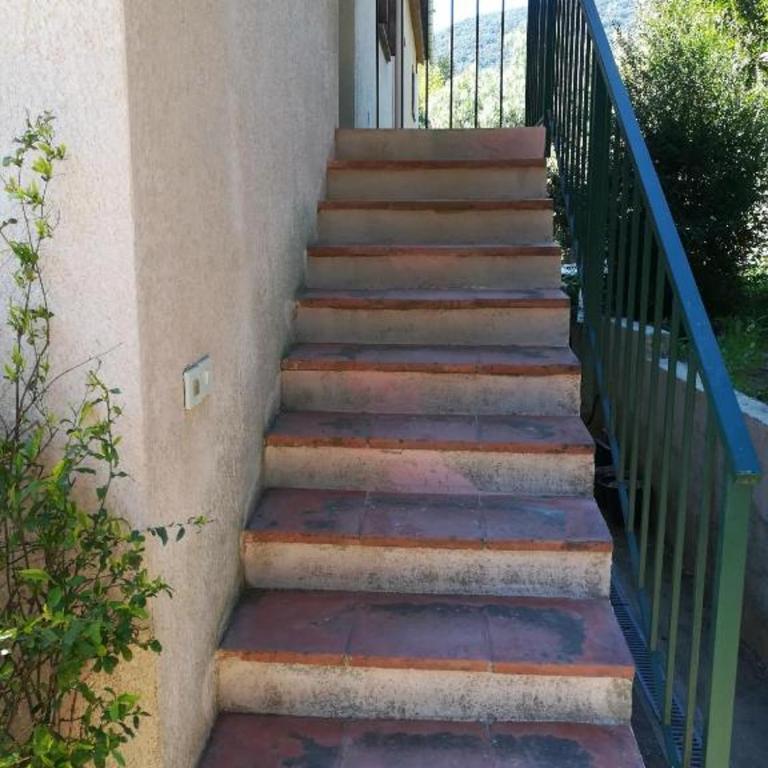 Appartement EST classé 3 étoiles au 1er étage d'une maison avec jardin dans un quartier calme - Appartement 1 Chambre - 4