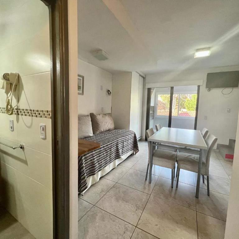 Tres Estrellas y Un Sol Departamentos - Apartamento - 2 niveles - 24