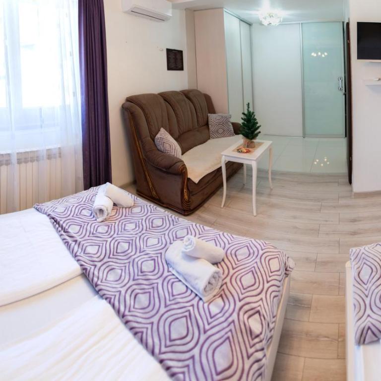 ĆIRO HOTEL -free parking - Trokrevetna soba sa Bračnim Krevetom (King-size) - 2