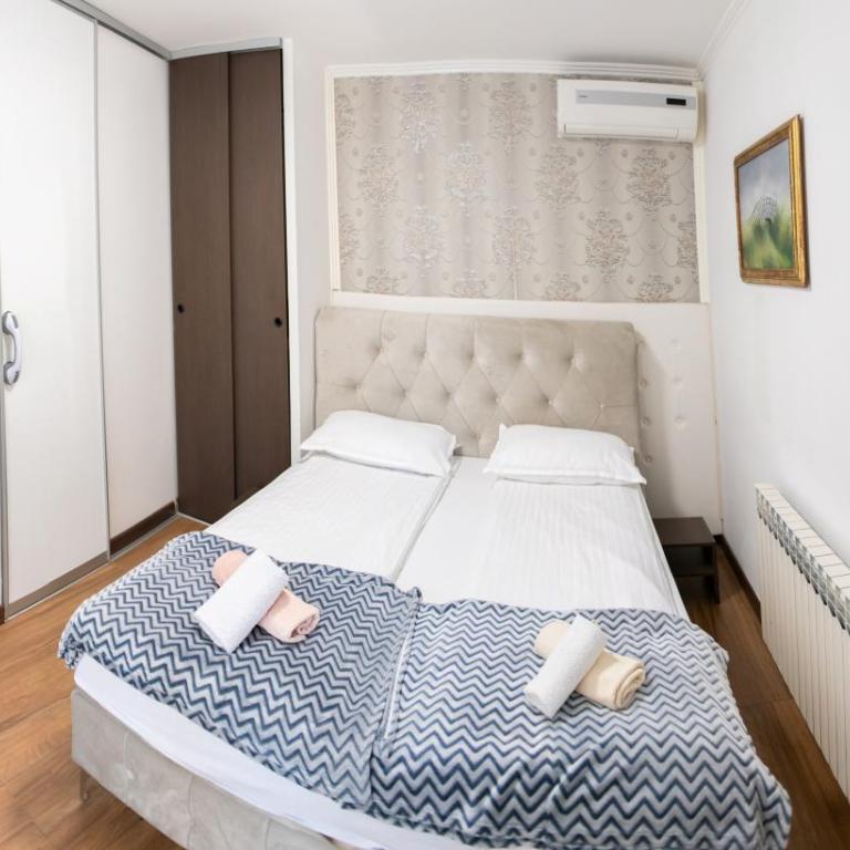 ĆIRO HOTEL -free parking - Deluks Soba sa Bračnim Krevetom (King-size) - 11