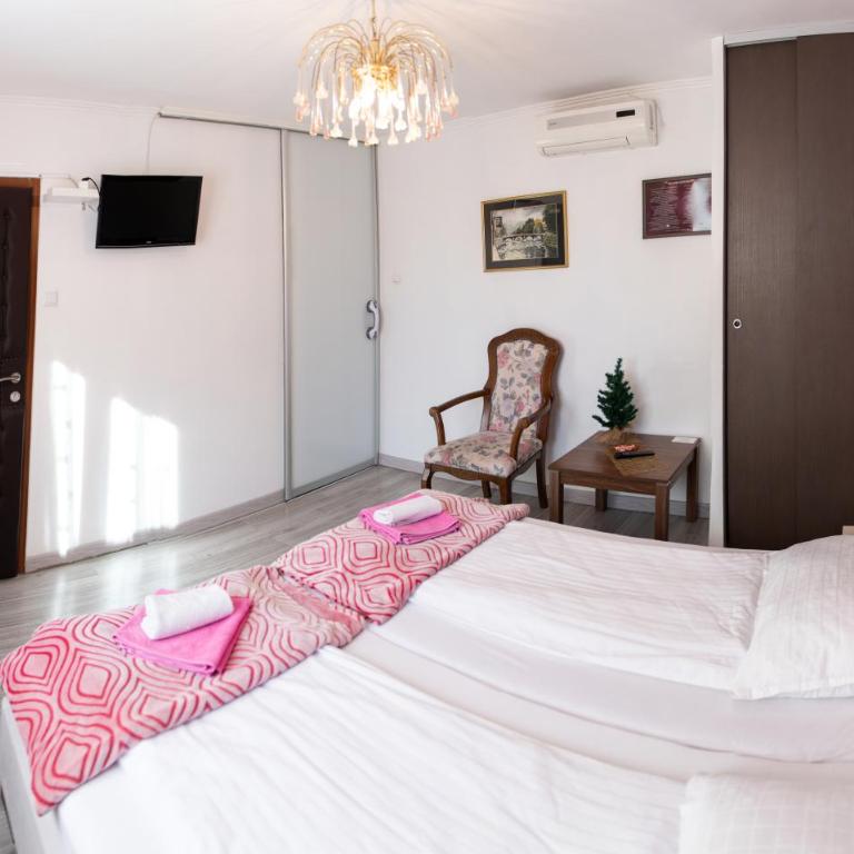 ĆIRO HOTEL -free parking - Deluks Soba sa Bračnim Krevetom (King-size) - 4