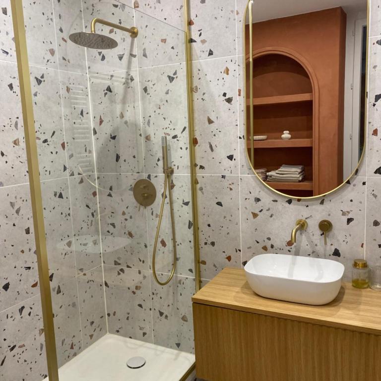 La Halte des Arènes de Nîmes Appartement de charme Terracotta - Apartamento de 2 dormitorios - 18