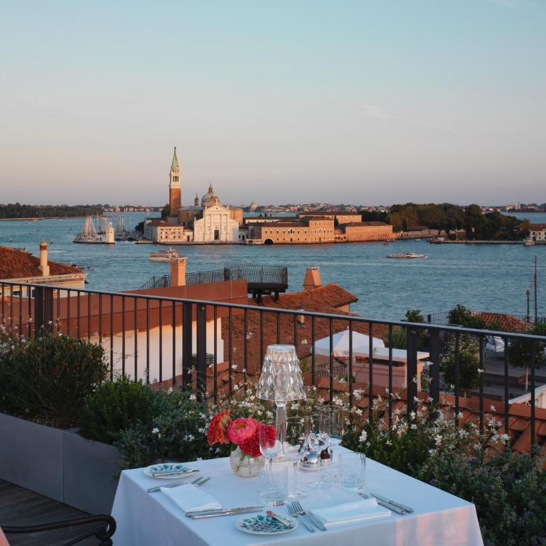 The St. Regis Venice - Camera King con Terrazza e Vista Canale - 8