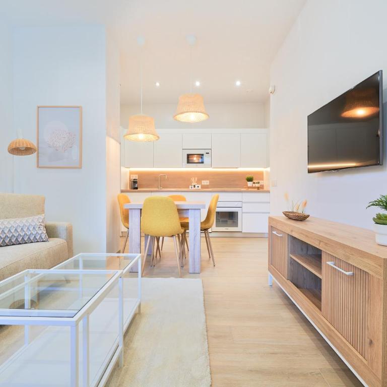 iloftmalaga Marina Playa Huelin - Apartamento de 2 dormitorios - 1