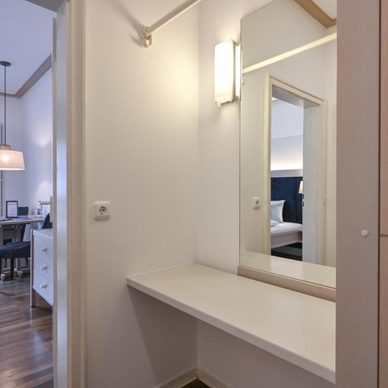 Gästehaus Sankt Ulrich - Doppelzimmer mit Balkon - 5