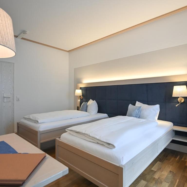 Gästehaus Sankt Ulrich - Zweibettzimmer mit Balkon - 4