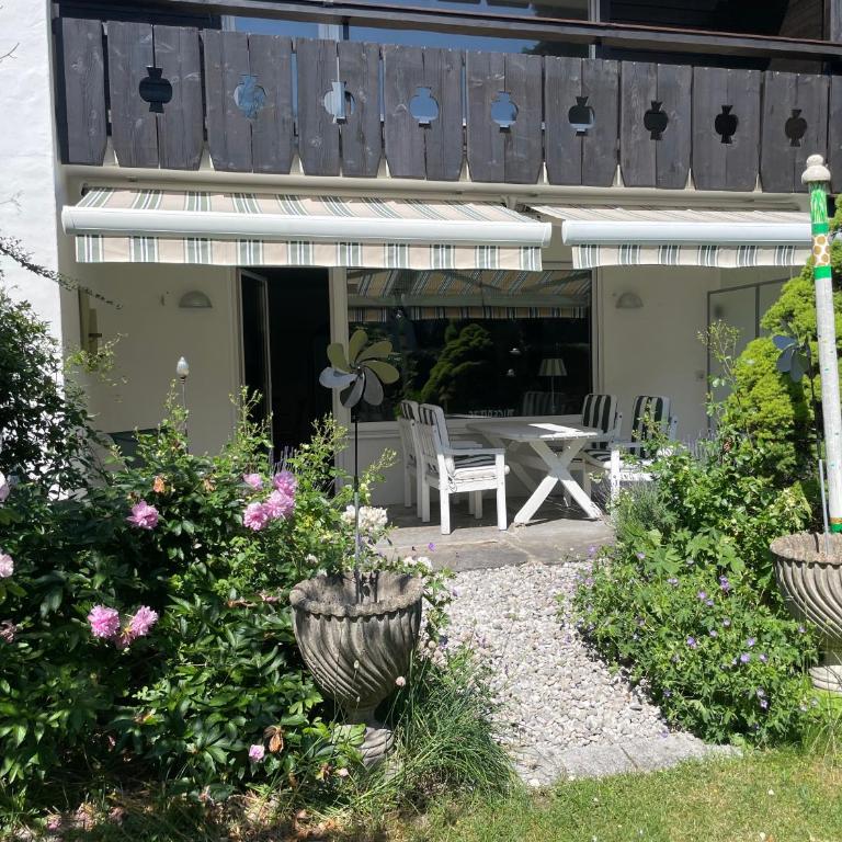 BERG.ZEIT.LOS - Camera Familiare con Vista Giardino - 10