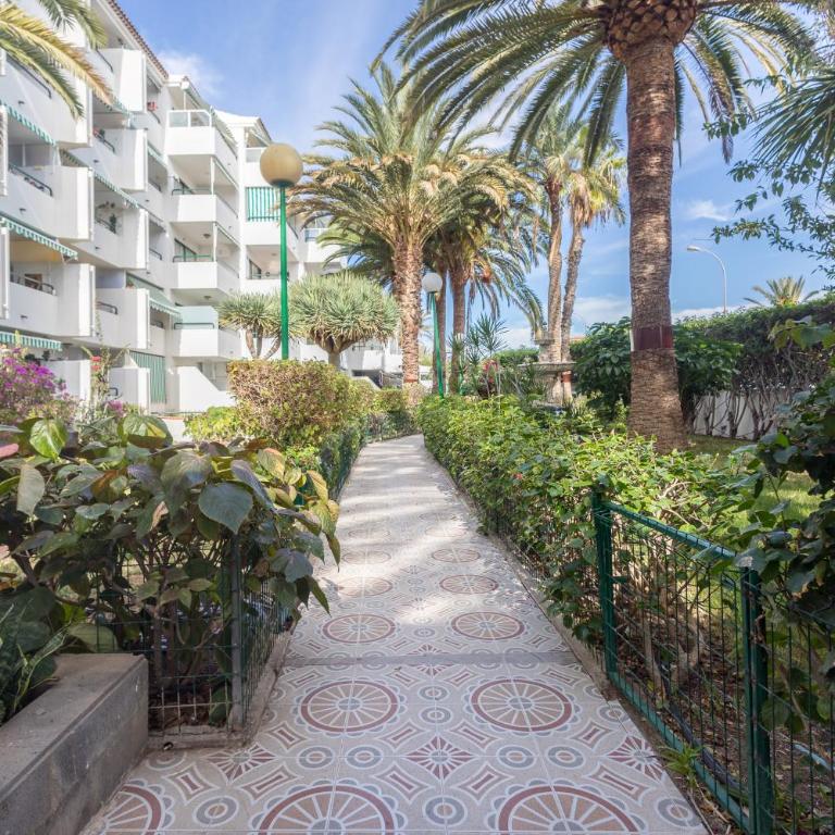 Floral Home - Large Private Terrace with Pool - One-Bedroom Apartment - 33