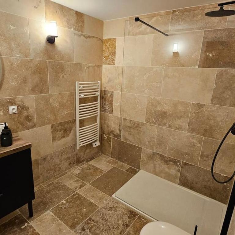 Studio cosy 32m2 independant dans maison - Appartement 1 Chambre - 8