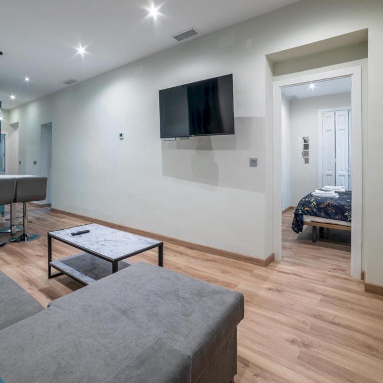 Modern Refurbished-2Bedrooms 1.5Bathrs-Justicia - Two-Bedroom Apartment - 2