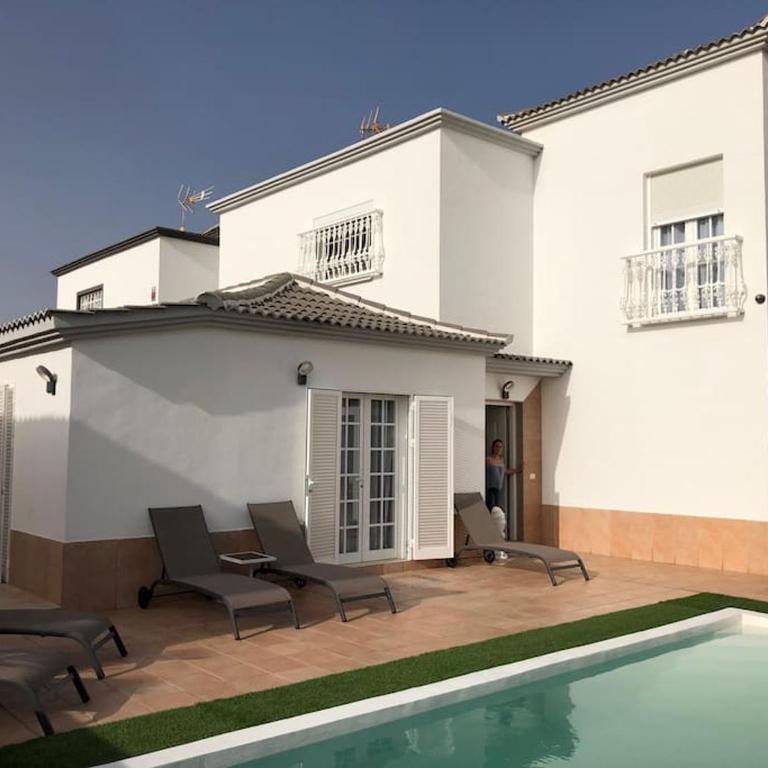 Villa Vanesa luxury private villa with a heated pool, 4 bedrooms and 4 bathrooms - Villa - 51