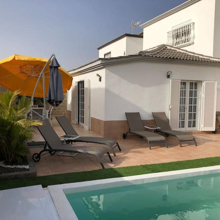 Villa Vanesa luxury private villa with a heated pool, 4 bedrooms and 4 bathrooms - Villa - 47
