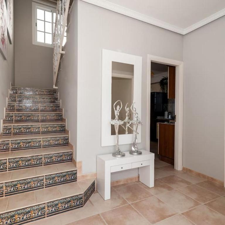 Villa Vanesa luxury private villa with a heated pool, 4 bedrooms and 4 bathrooms - Villa - 42