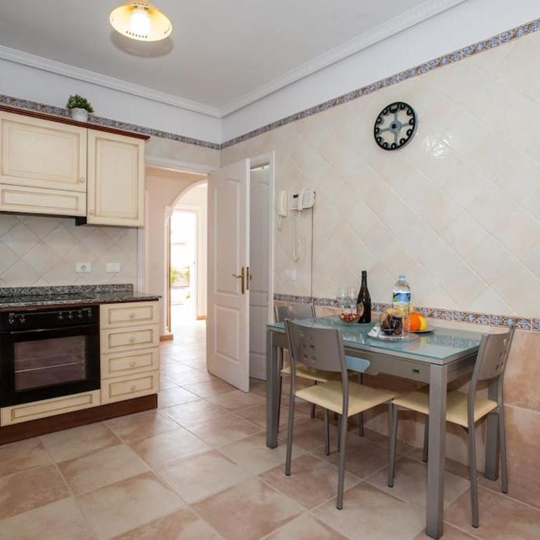 Villa Vanesa luxury private villa with a heated pool, 4 bedrooms and 4 bathrooms - Villa - 38