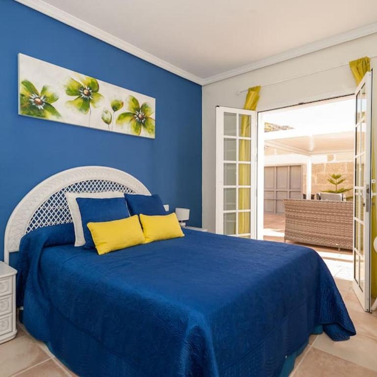 Villa Vanesa luxury private villa with a heated pool, 4 bedrooms and 4 bathrooms - Villa - 34