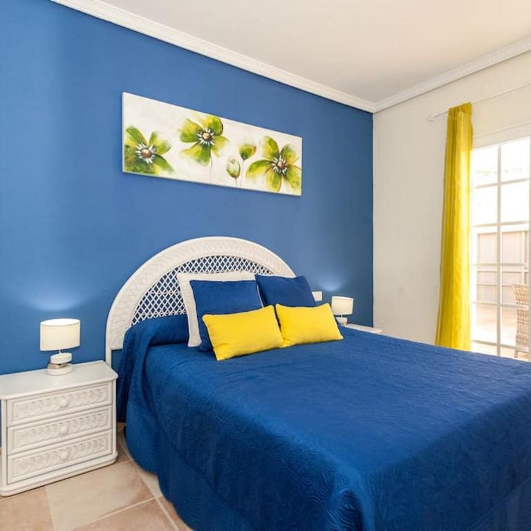 Villa Vanesa luxury private villa with a heated pool, 4 bedrooms and 4 bathrooms - Villa - 32