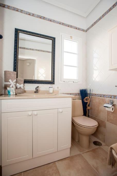 Villa Vanesa luxury private villa with a heated pool, 4 bedrooms and 4 bathrooms - Villa - 21