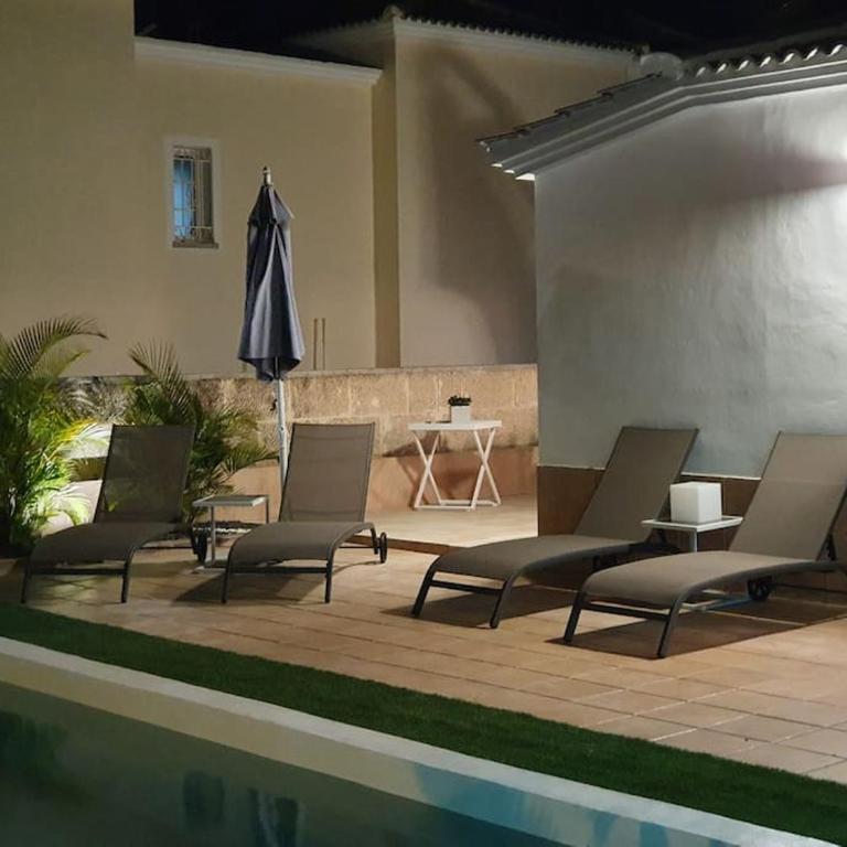Villa Vanesa luxury private villa with a heated pool, 4 bedrooms and 4 bathrooms - Villa - 14