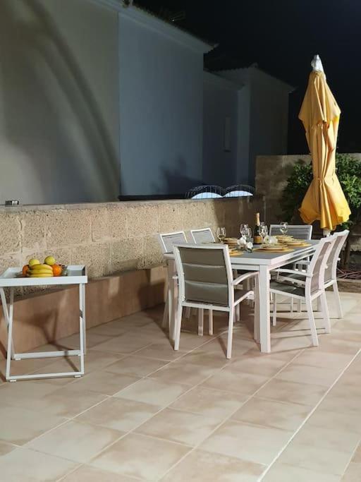 Villa Vanesa luxury private villa with a heated pool, 4 bedrooms and 4 bathrooms - Villa - 12