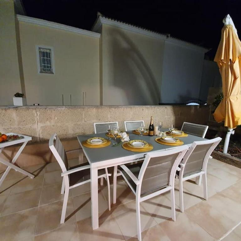 Villa Vanesa luxury private villa with a heated pool, 4 bedrooms and 4 bathrooms - Villa - 10