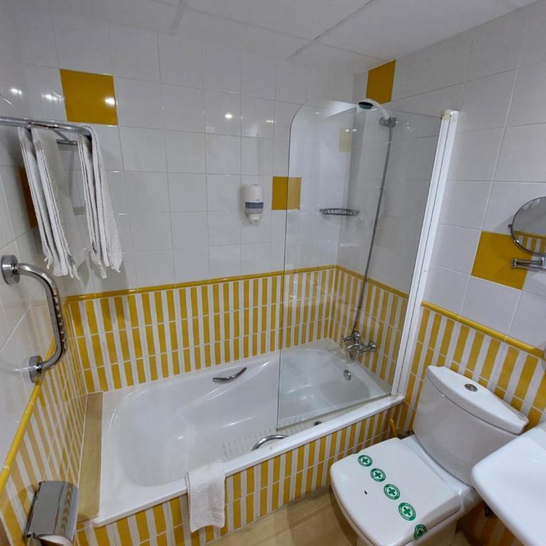 Hotel Tio Pepe - Habitación Familiar (2 adultos y 2 niños) - 3