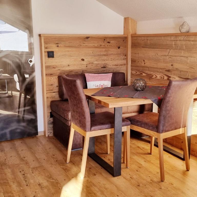 Gschwenderhaus Ferienwohnungen - Superior Apartment mit Balkon - 4