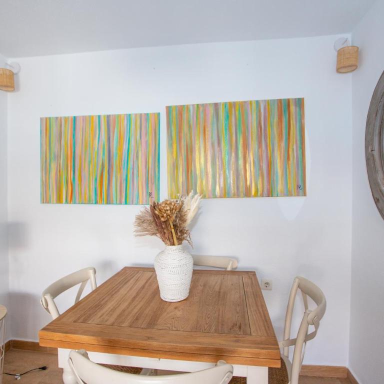 REAL 8 - Two-Bedroom Apartment - 2