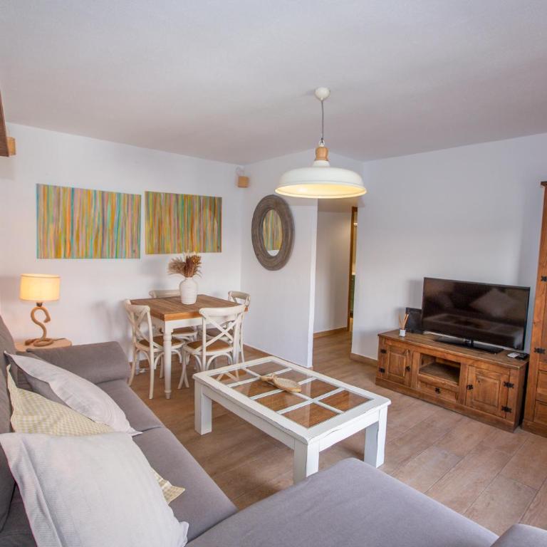 REAL 8 - Two-Bedroom Apartment - 9