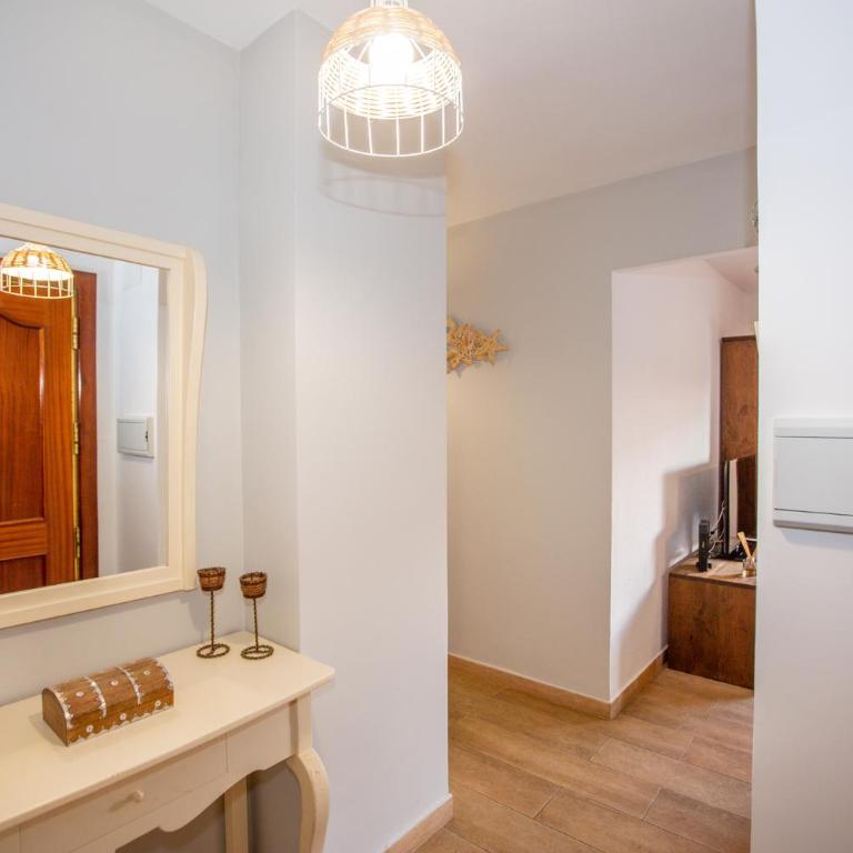REAL 8 - Two-Bedroom Apartment - 41