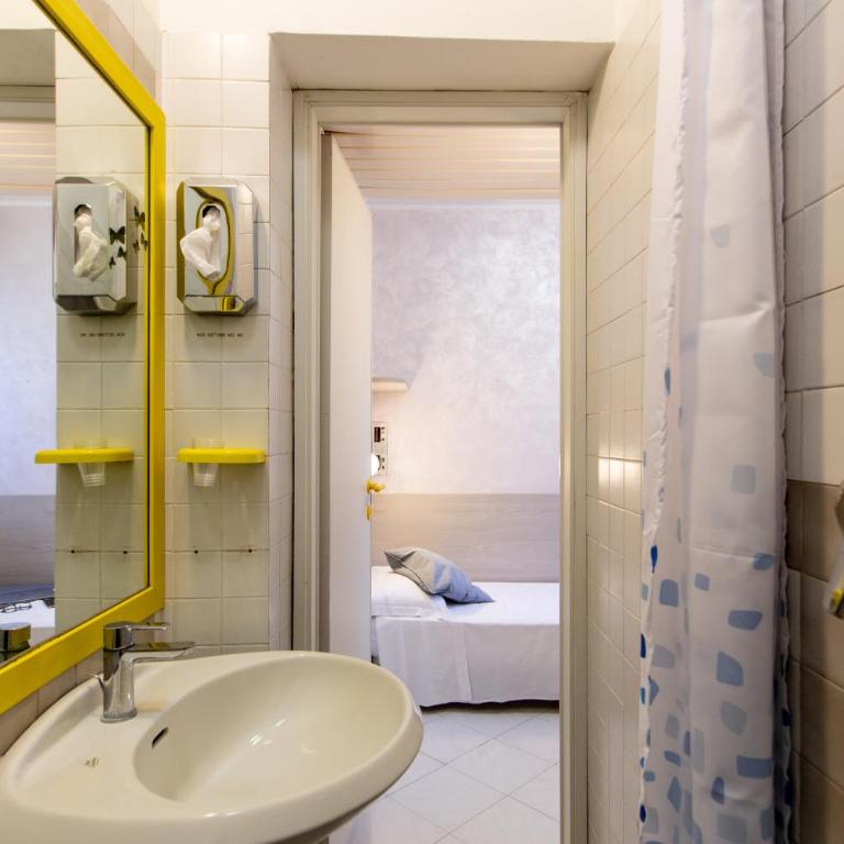 Hotel Marzia con Piscina - Small Single Room - 4
