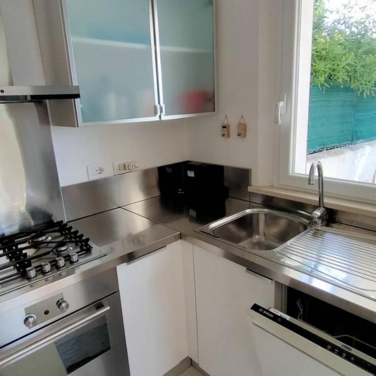 Appartamento Cod 466 - Taunus Vacanze CON PISCINA E SPIAGGIA INCLUSI - Three-Bedroom Apartment - 11