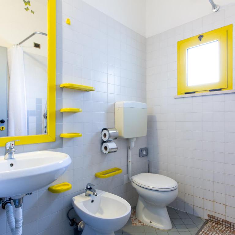Hotel Marzia con Piscina - Family Room with Terrace - 9