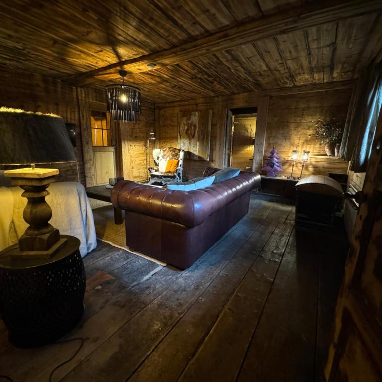 Warm and Stylish Boutique Lodge L'Etoile de Savoie - Chalet 3 Chambres - 16