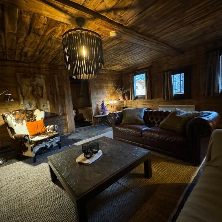 Warm and Stylish Boutique Lodge L'Etoile de Savoie - Chalet 3 Chambres - 8