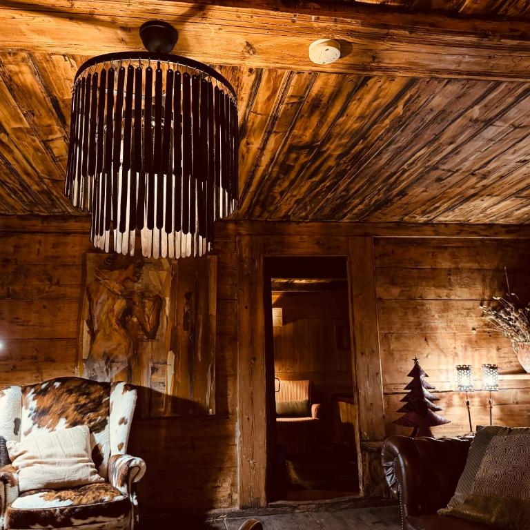 Warm and Stylish Boutique Lodge L'Etoile de Savoie - Chalet 3 Chambres - 12
