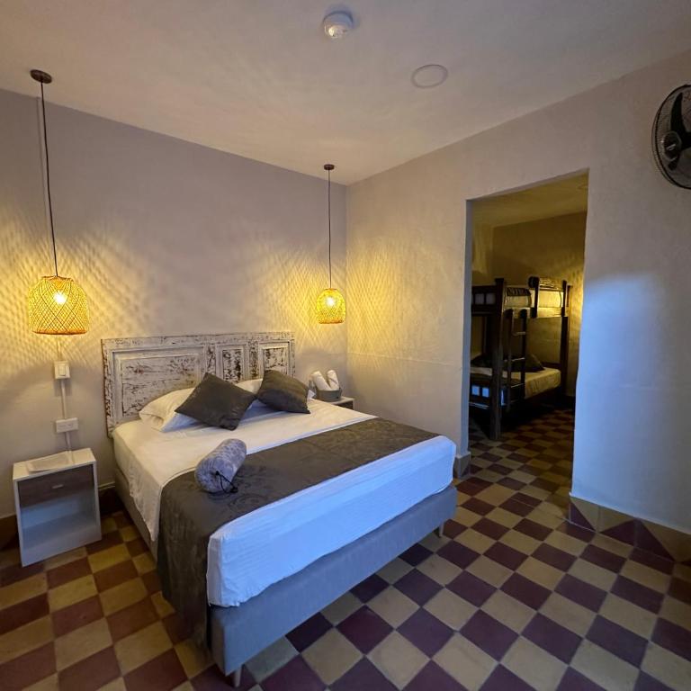 CASA HOTEL LAS HORTENSIAS - Habitación Familiar - 3