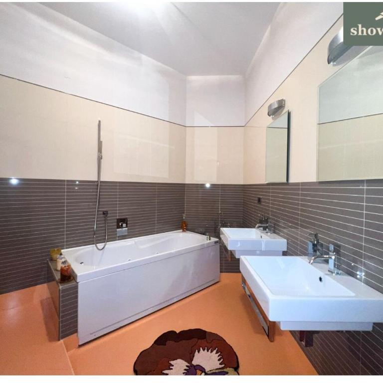 B&B Da Paola - Camera Matrimoniale con Bagno Privato Esterno - 10