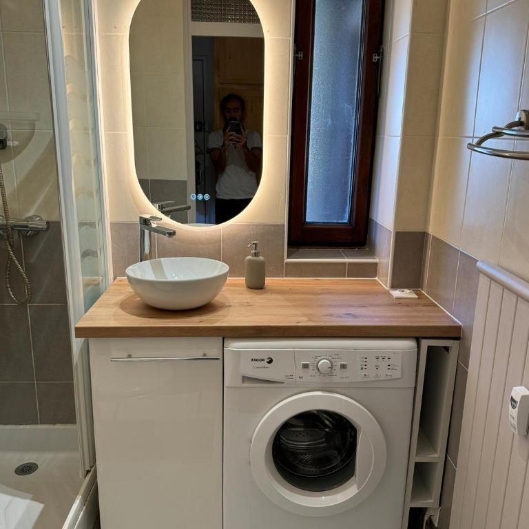 Appartement T2 ambiance chalet centre village proche des commerces et des pistes WIFI - Appartamento con 1 Camera da Letto - 14