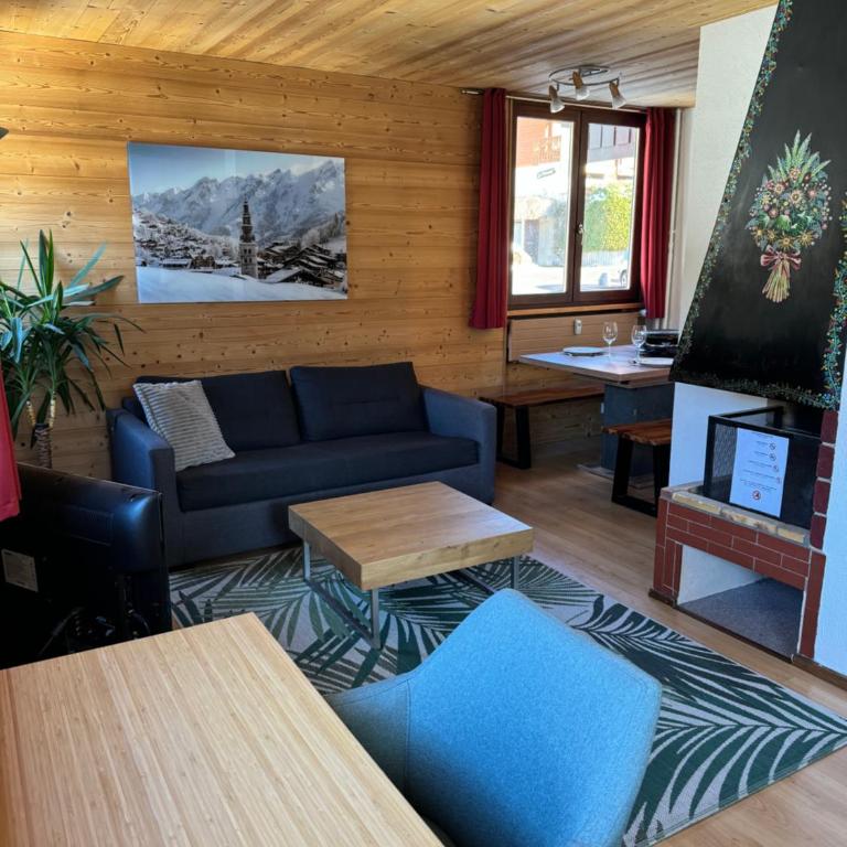 Appartement T2 ambiance chalet centre village proche des commerces et des pistes WIFI - Appartamento con 1 Camera da Letto - 2